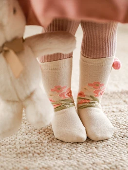 Zimné Dievčatá Roztomilé Ponožky Kožušiny Loptu Dekorácie detskú Pokožku-priateľské Vysoké Ponožky Teplé Elastické Pohodlné Pletené Ponožky