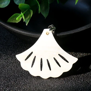 Elegantný Prírodný Shell Ginkgo Biloba Leaf Náhrdelník perleť Prívesok MOP Charms Rezbárstvo Listy Šťastia Žena Šperky Darček